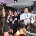 Luciano Chiarello, il make-up artist, tra i più richiesti in circolazione. Da Vogue nelle sue diverse edizioni (Spagna, Italia, Messico, ecc) a Marie Claire Usa. Dalle Celebrities alle Social women internazionali, dalle campagne adv alle pedane delle settimane della moda e molto altro.